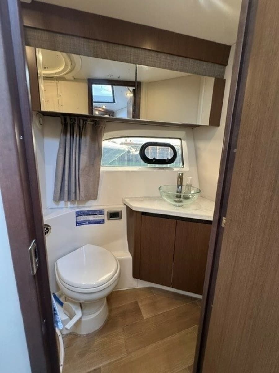 2017 Sea Ray 400 Sundancer - Photo 20
