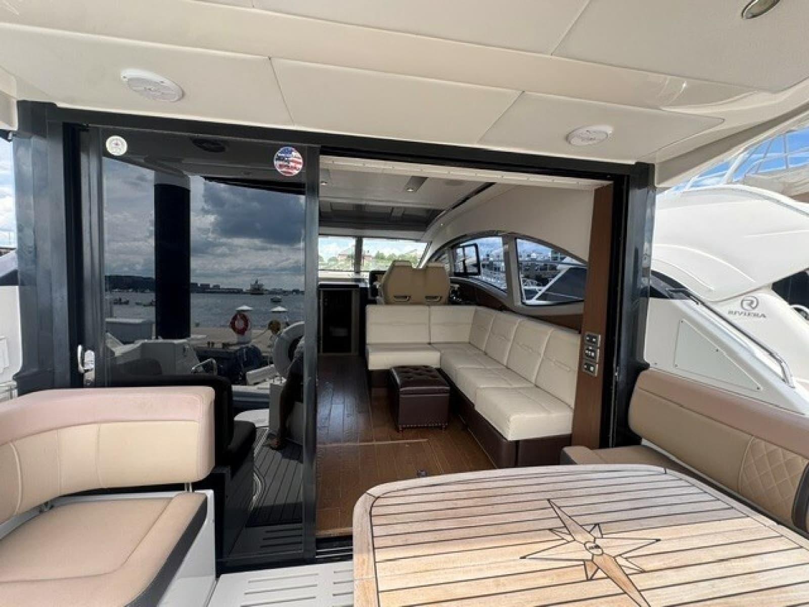 2017 Sea Ray 400 Sundancer - Photo 9