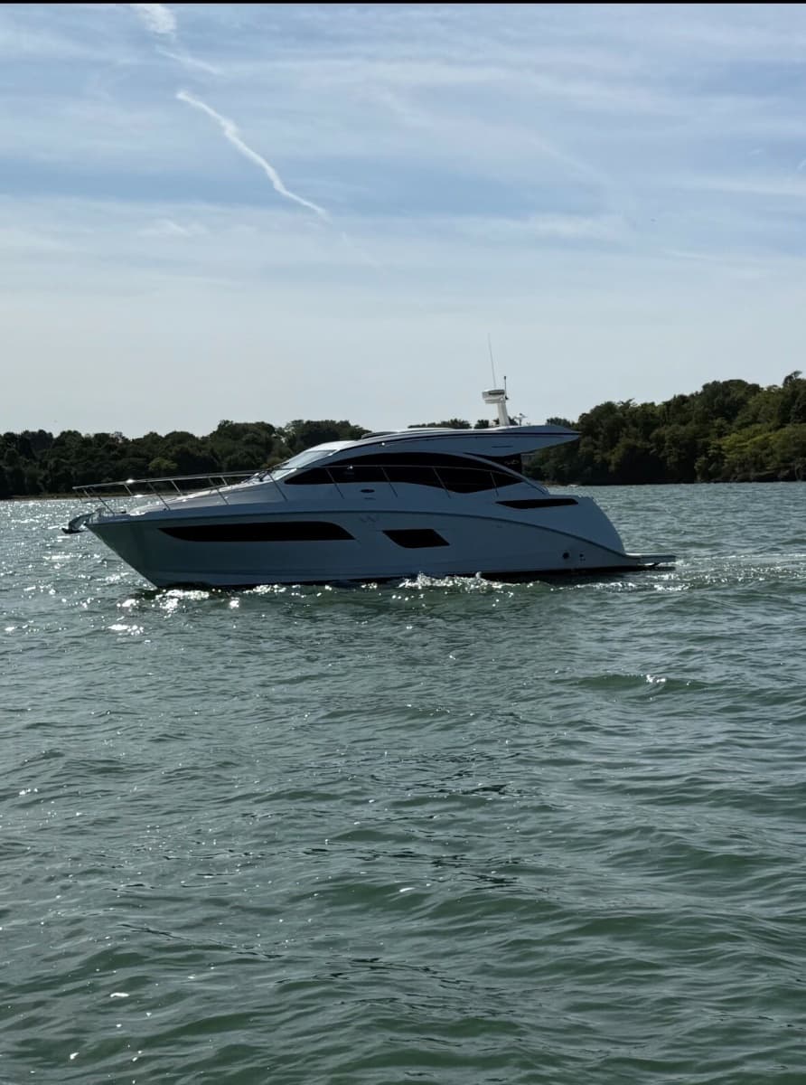 2017 Sea Ray 400 Sundancer - Photo 1