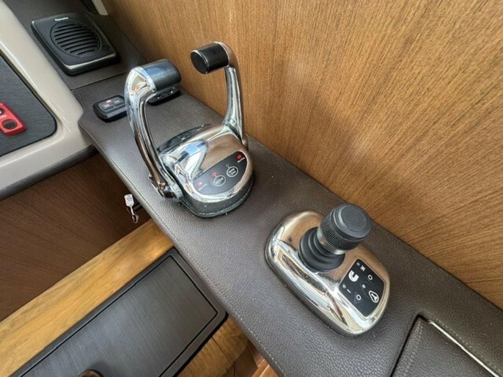 2017 Sea Ray 400 Sundancer - Photo 14