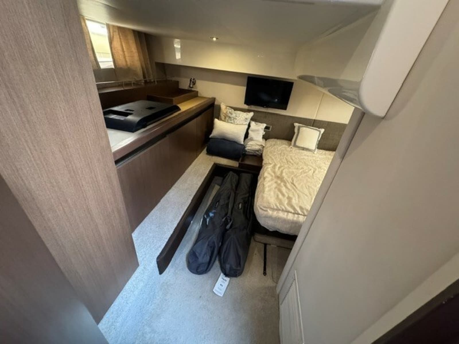 2017 Sea Ray 400 Sundancer - Photo 18