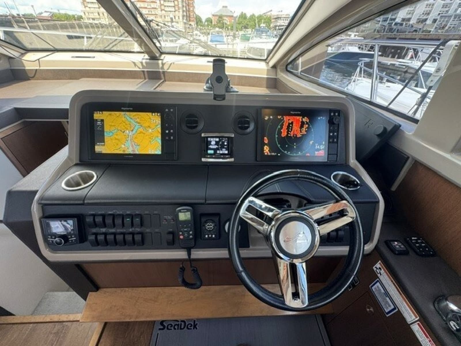 2017 Sea Ray 400 Sundancer - Photo 13