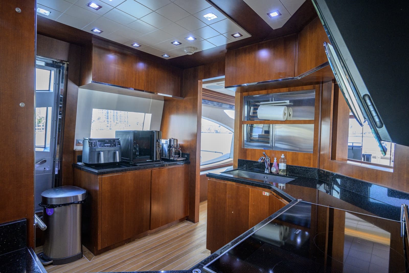 2008 Azimut Flybridge - Photo 11