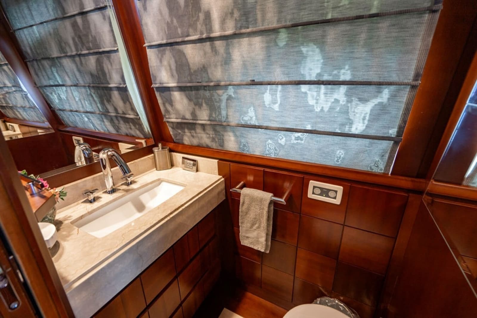 2008 Azimut Flybridge - Photo 10