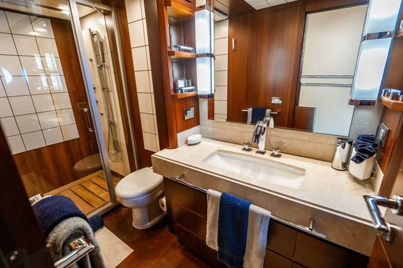 2008 Azimut Flybridge - Photo 17