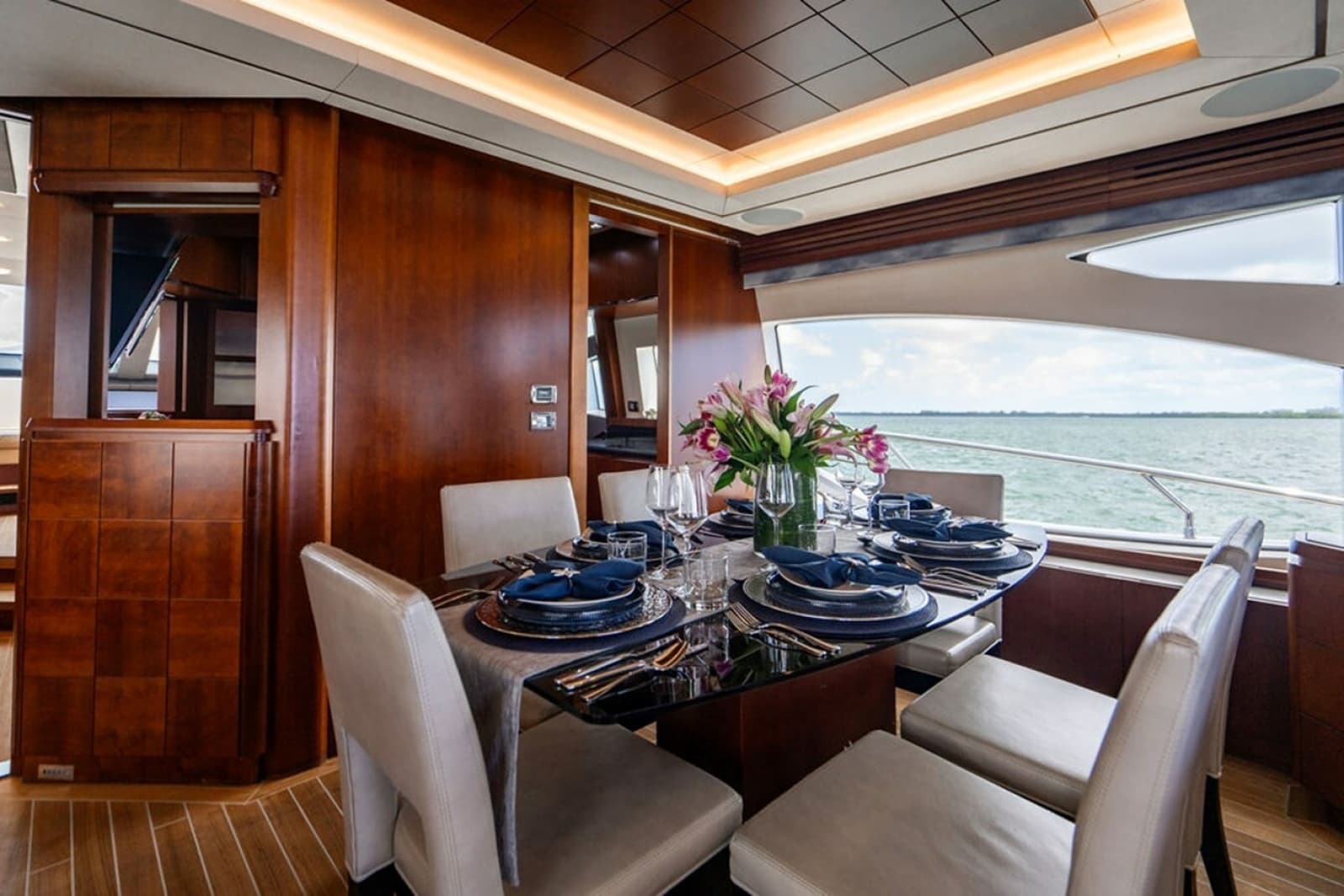 2008 Azimut Flybridge - Photo 6