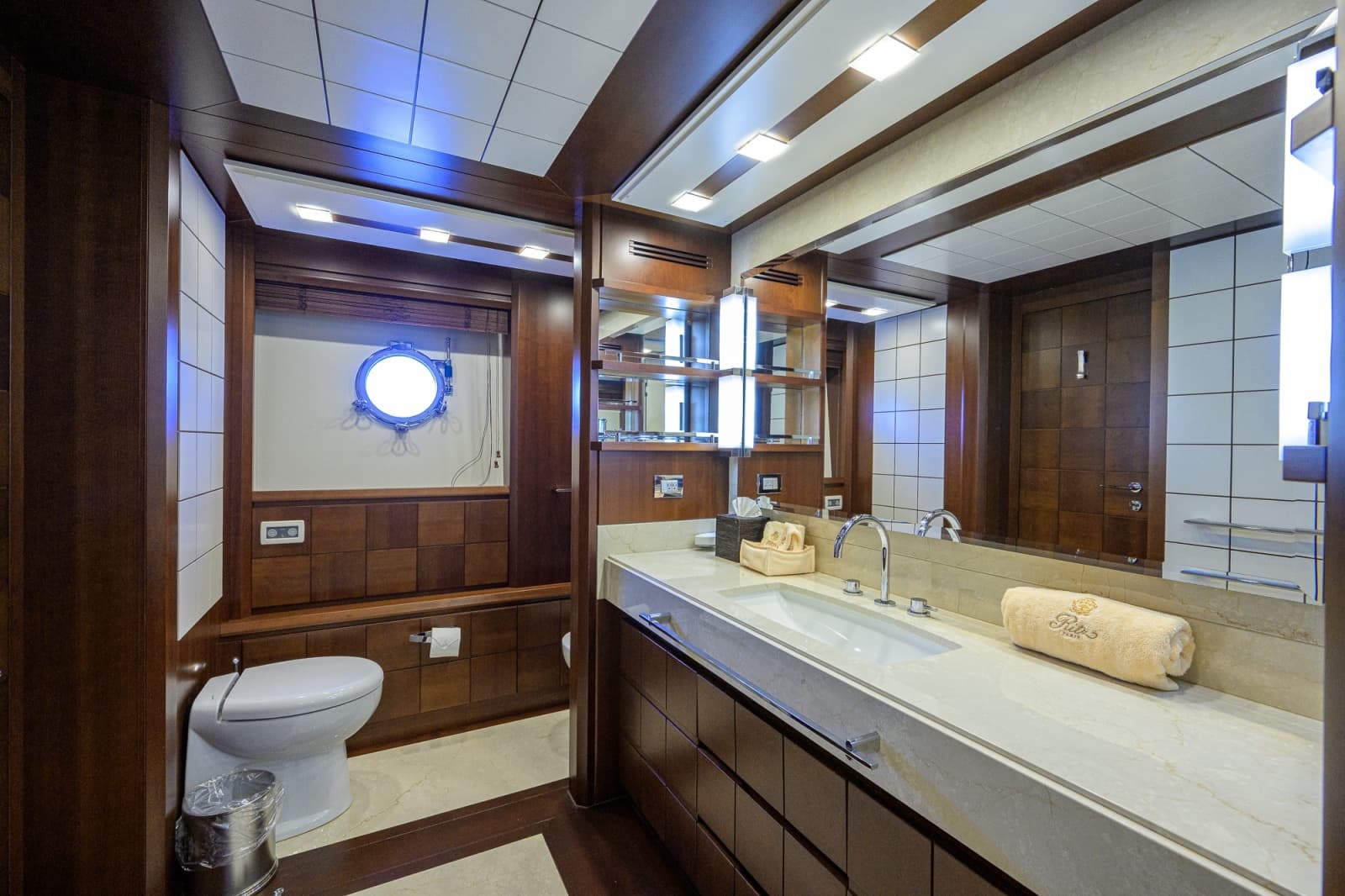 2008 Azimut Flybridge - Photo 17