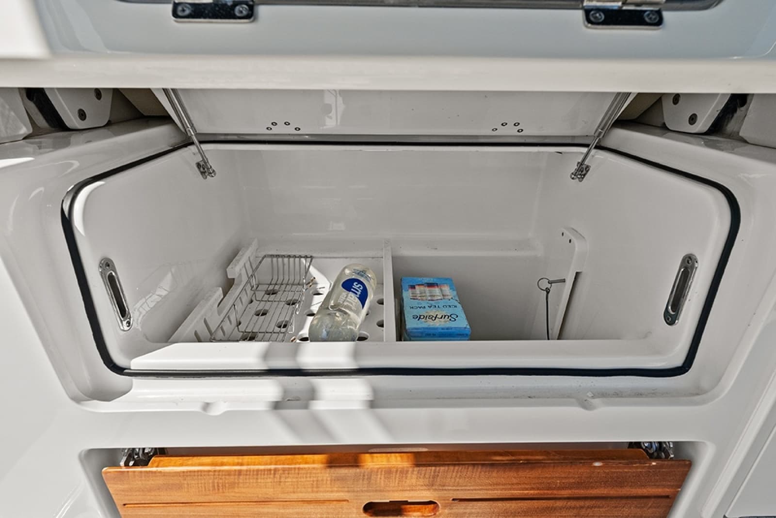 2023 Boston Whaler 350 Realm - Photo 22