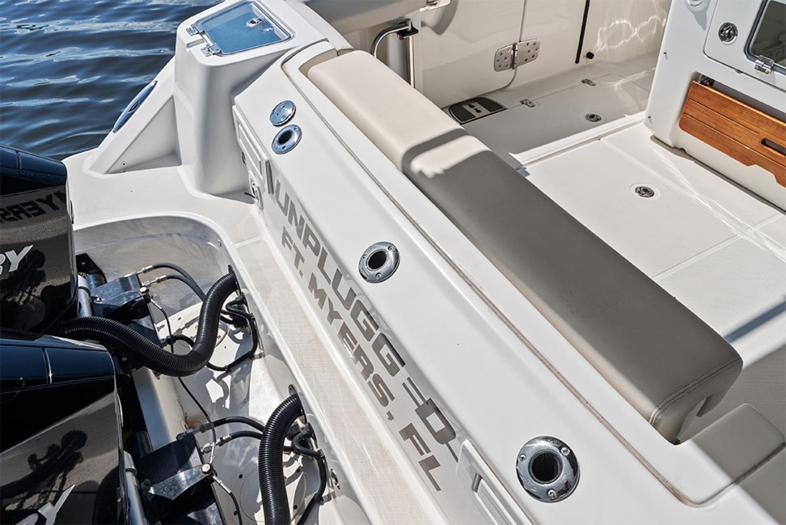 2023 Boston Whaler 350 Realm - Photo 47