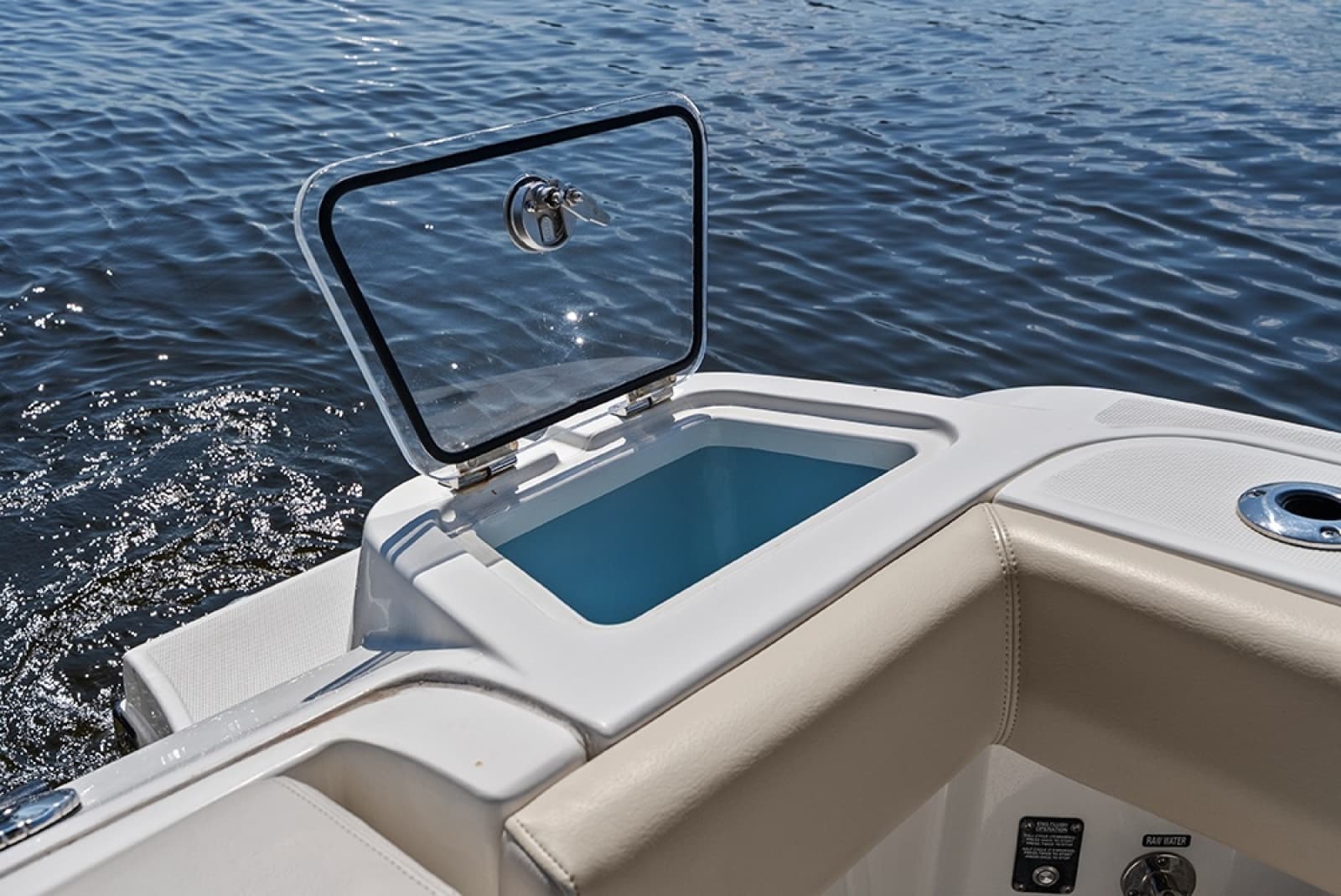 2023 Boston Whaler 350 Realm - Photo 17