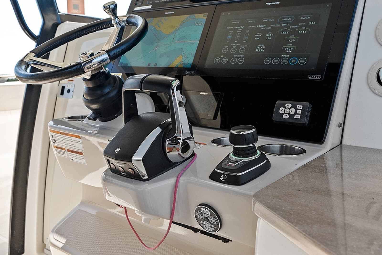 2023 Boston Whaler 350 Realm - Photo 30