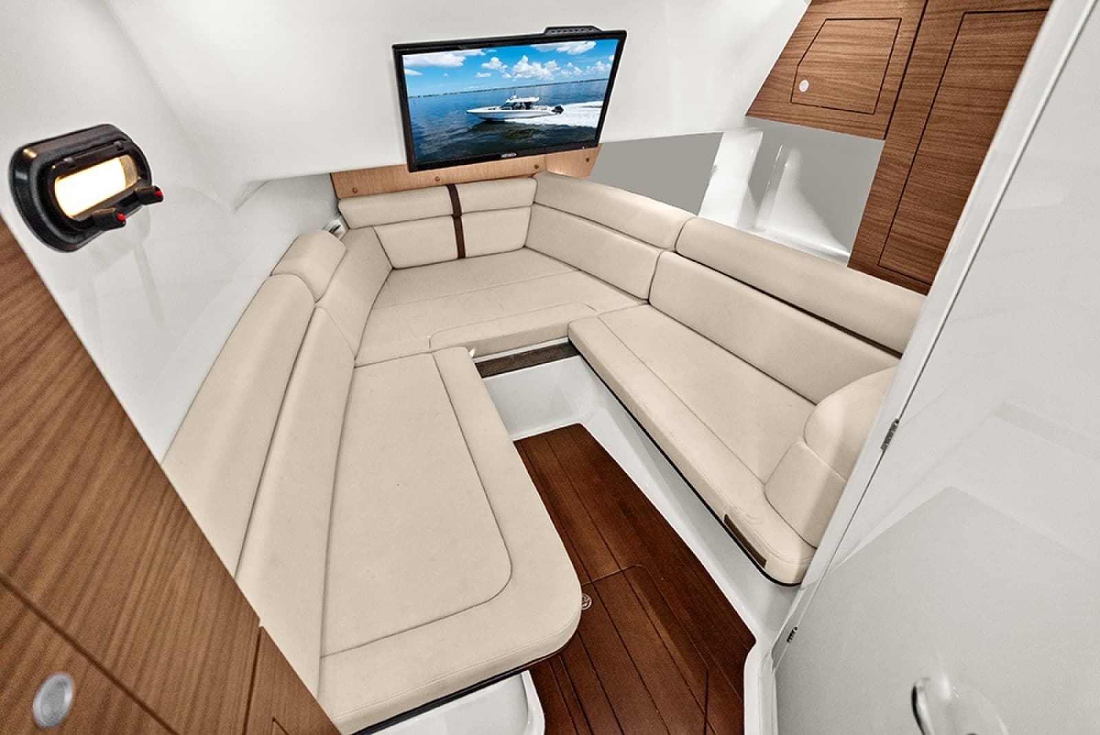 2023 Boston Whaler 350 Realm - Photo 37