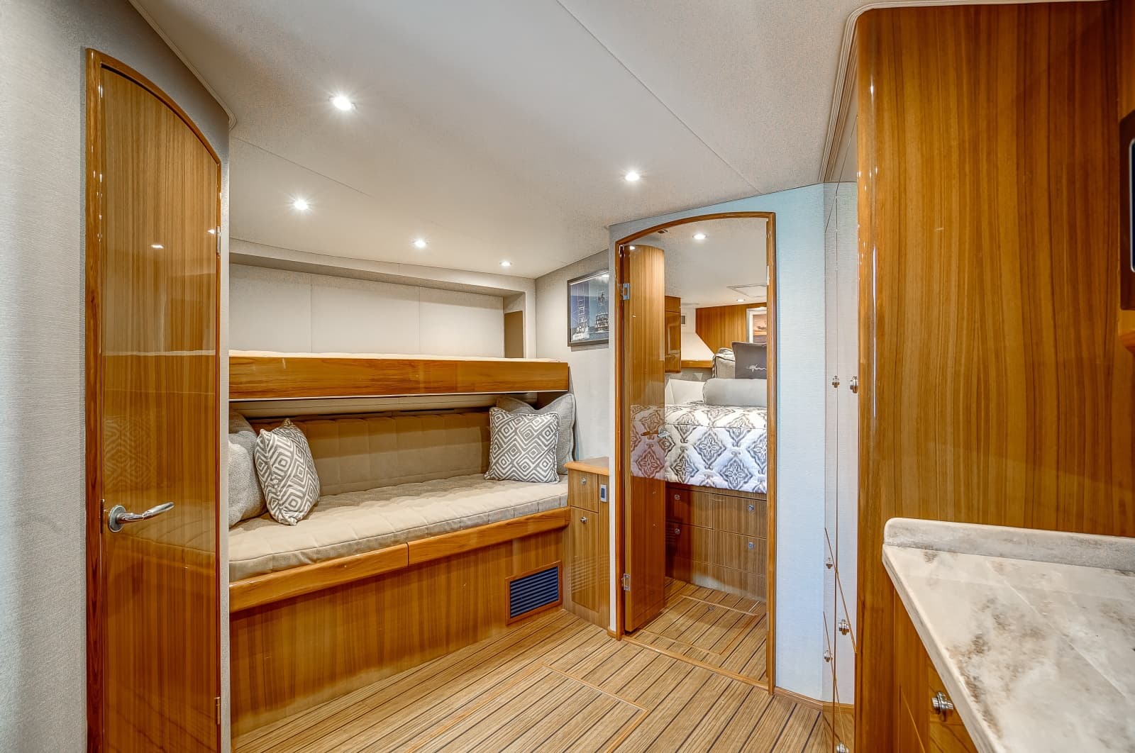 2021 Viking 46 Billfish - Photo 18