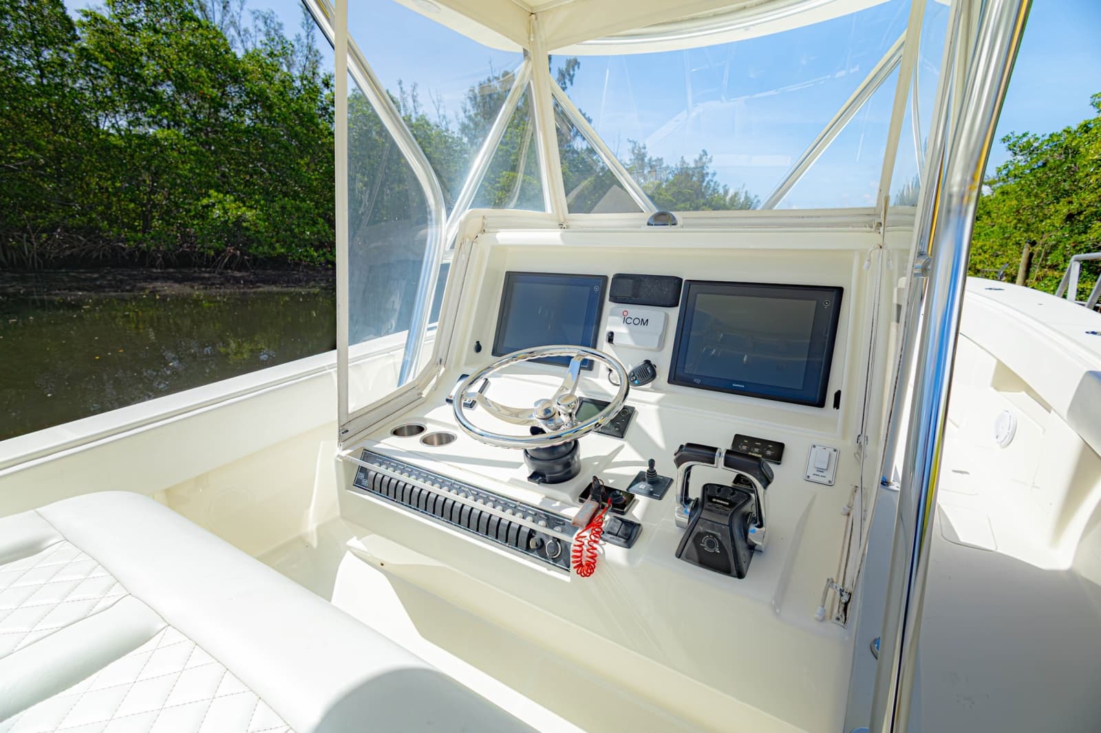 2016 SeaVee 390Z - Photo 27