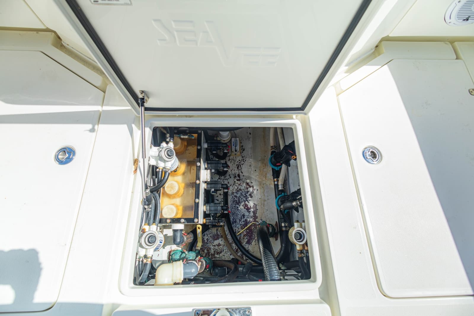 2016 SeaVee 390Z - Photo 55