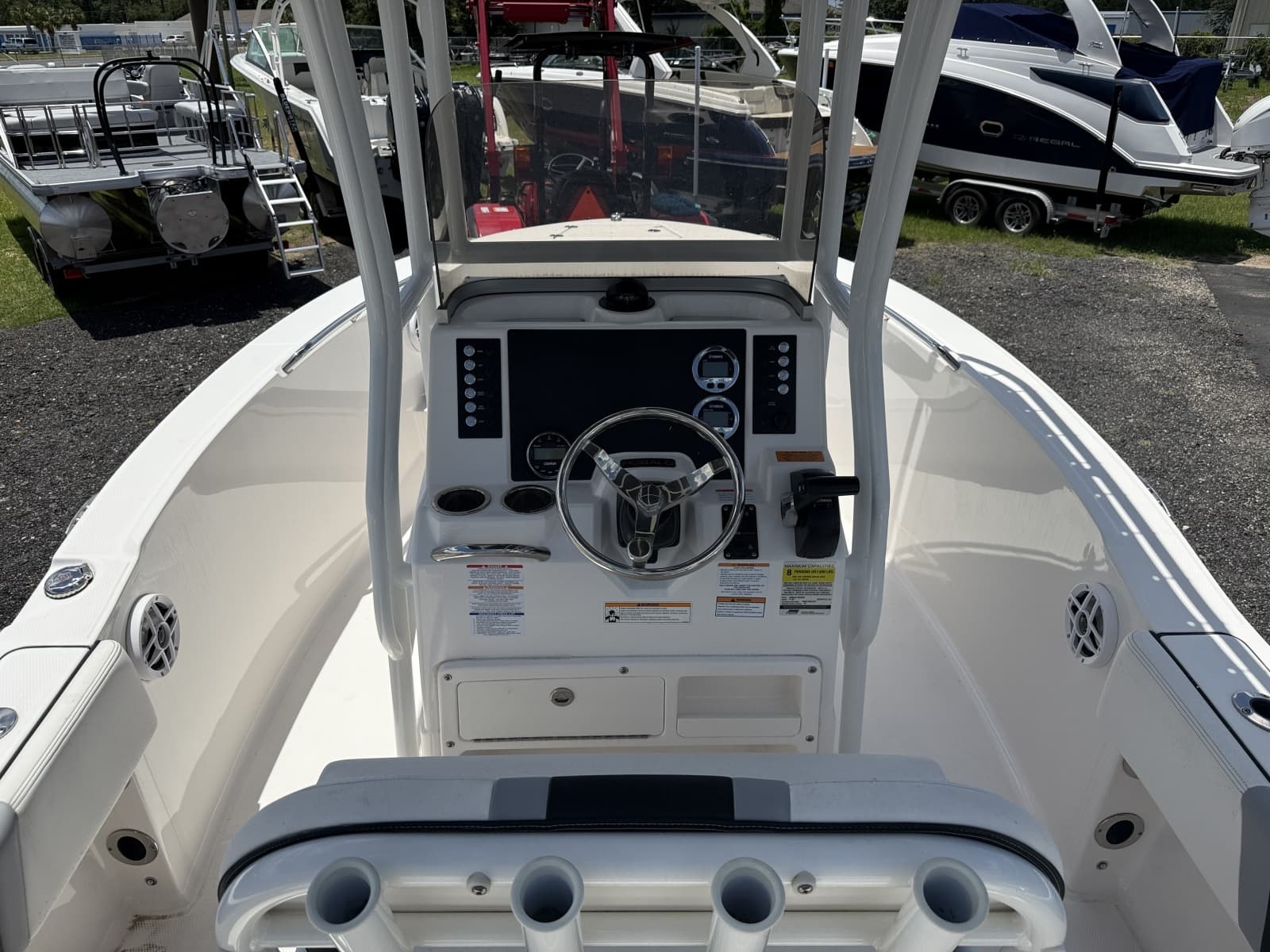 2024 Robalo R180 - Photo 8