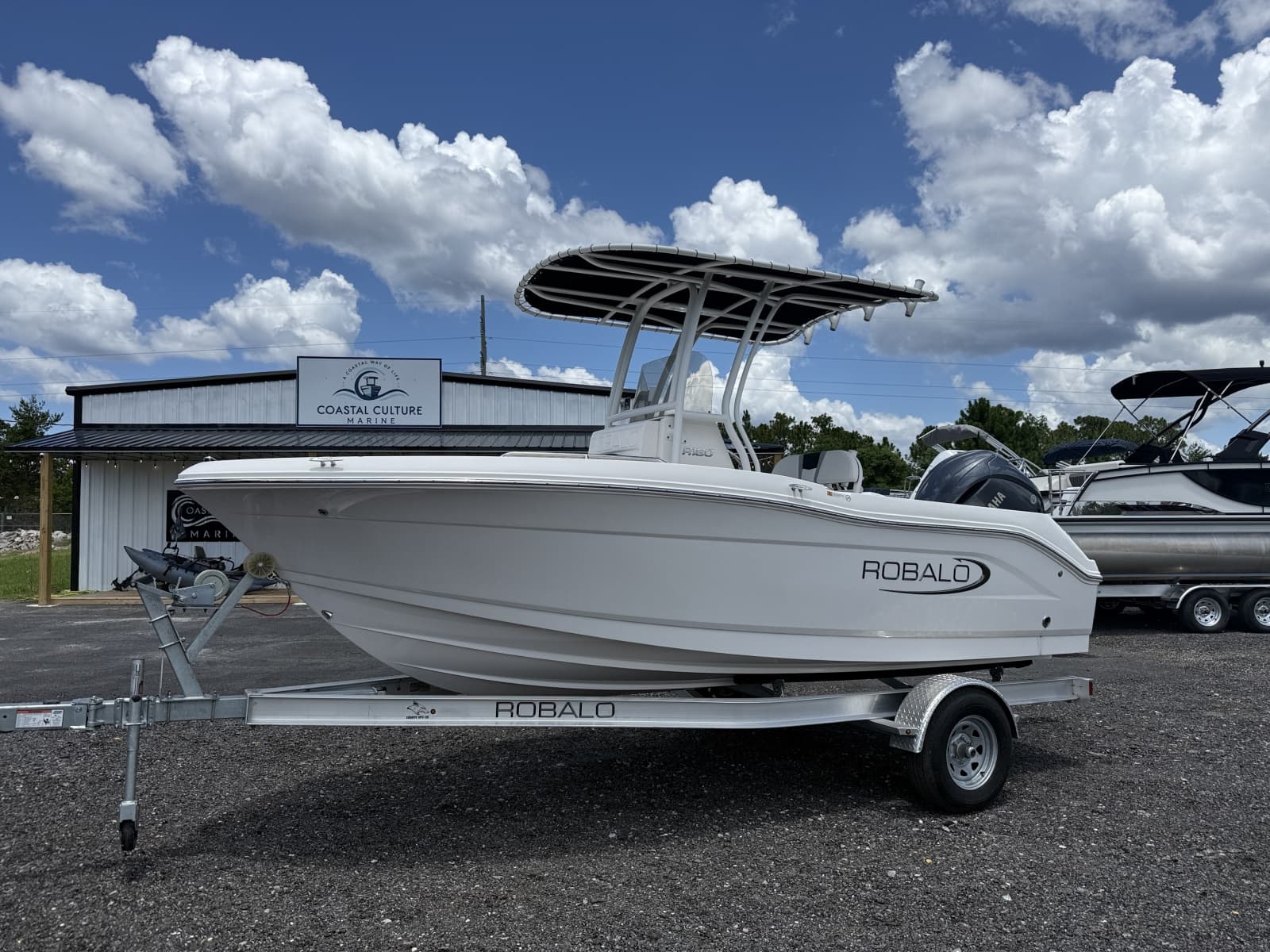 2024 Robalo R180 - Photo 1