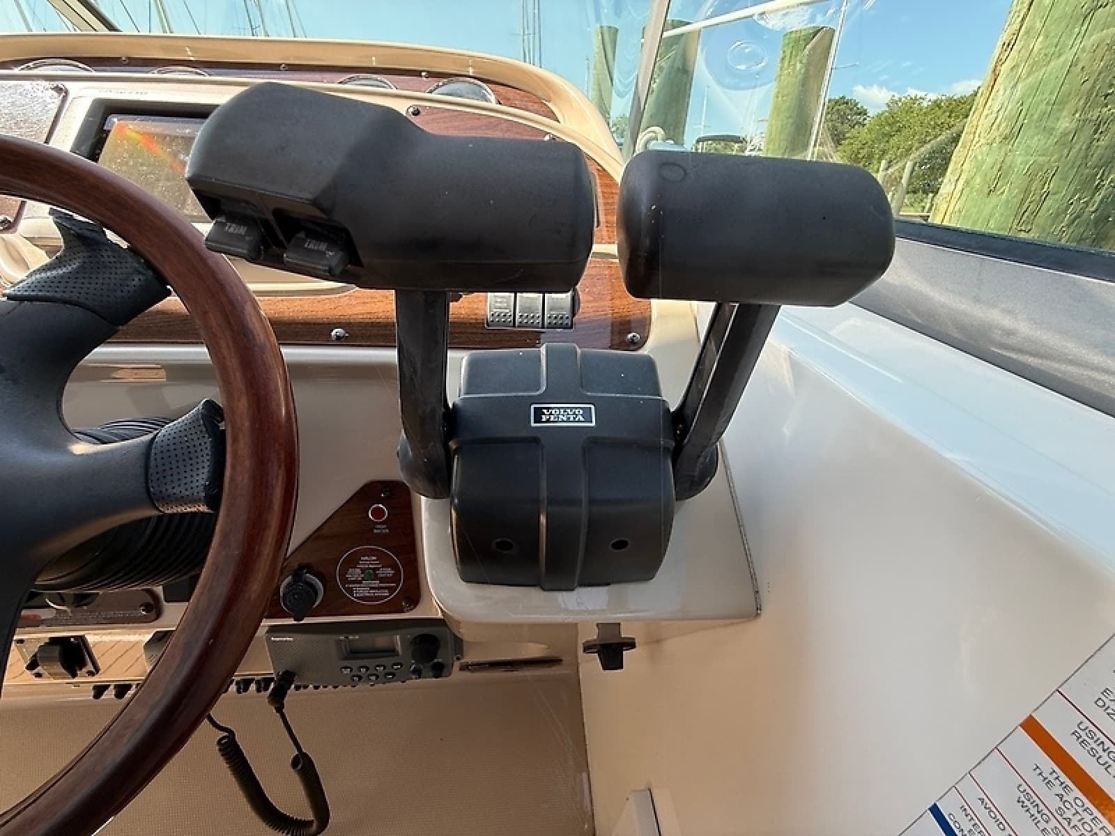2007 Chaparral Signature 330 - Photo 17