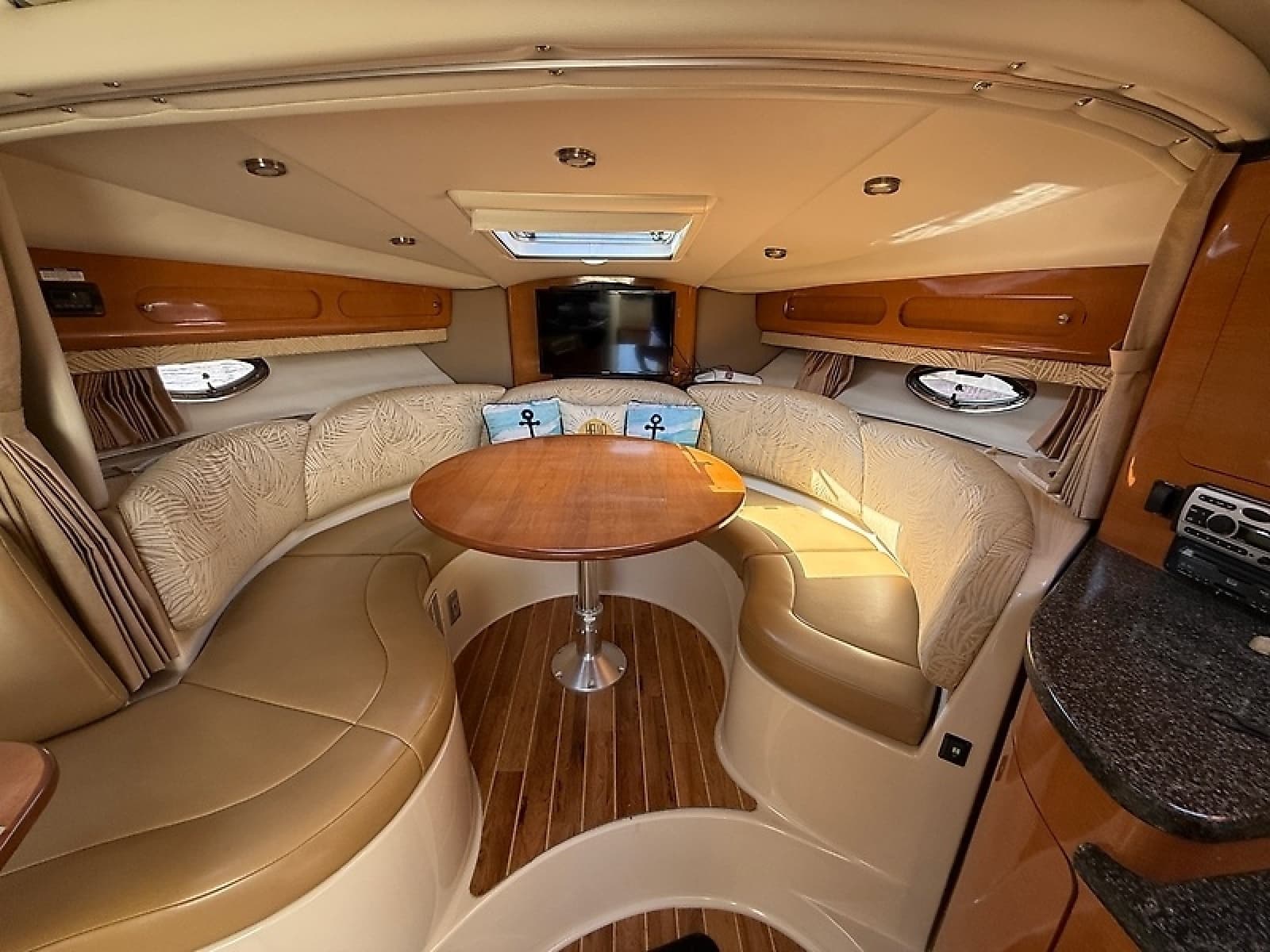 2007 Chaparral Signature 330 - Photo 24