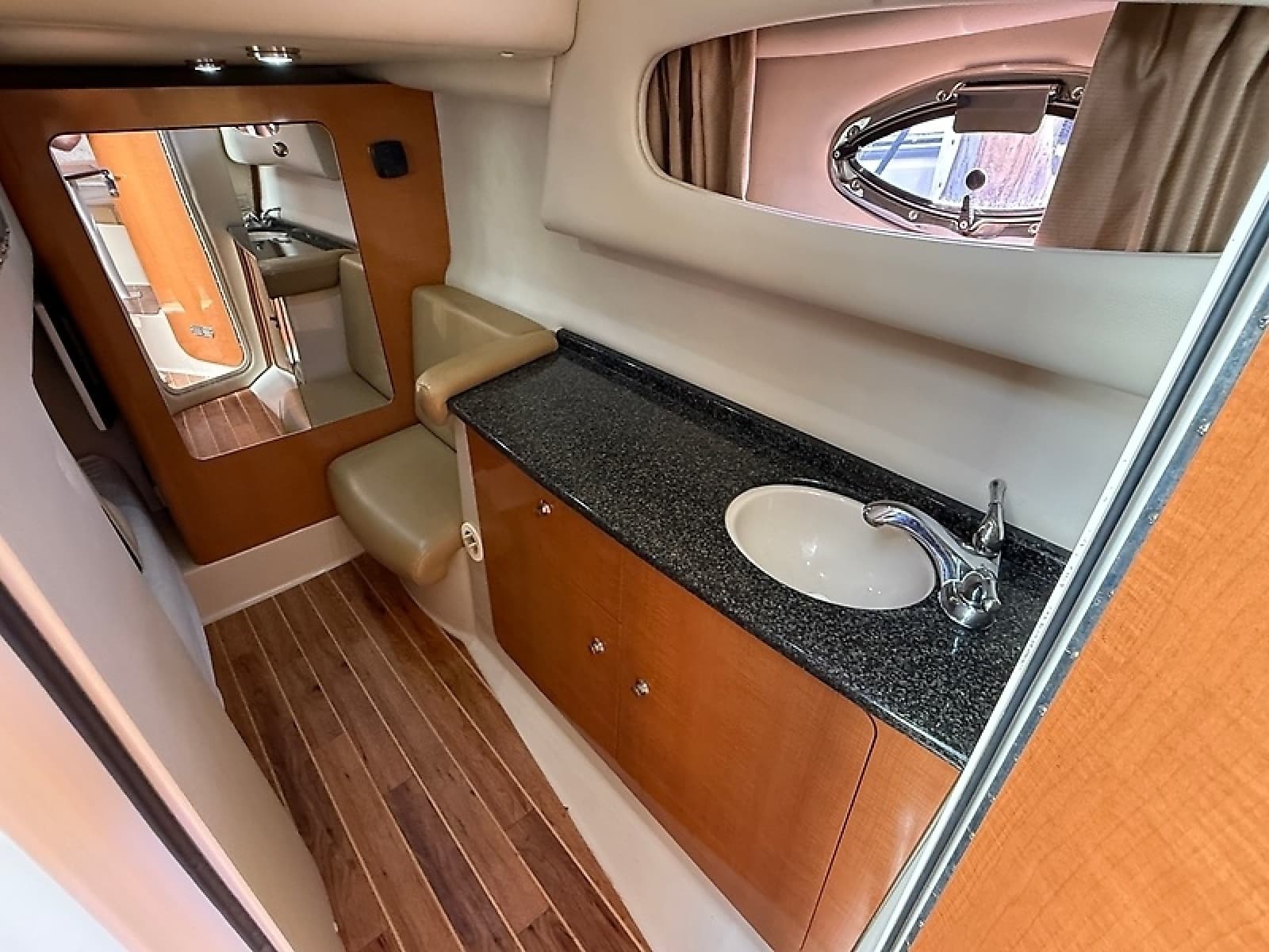 2007 Chaparral Signature 330 - Photo 36