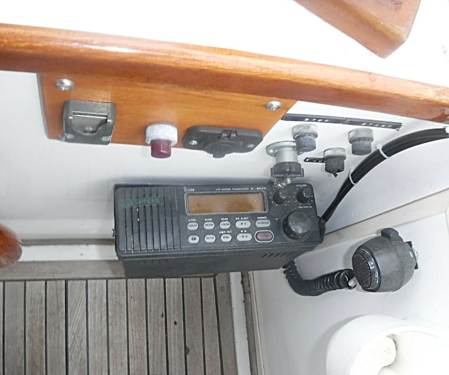 1983 Grand Banks Classic 36 - Photo 13