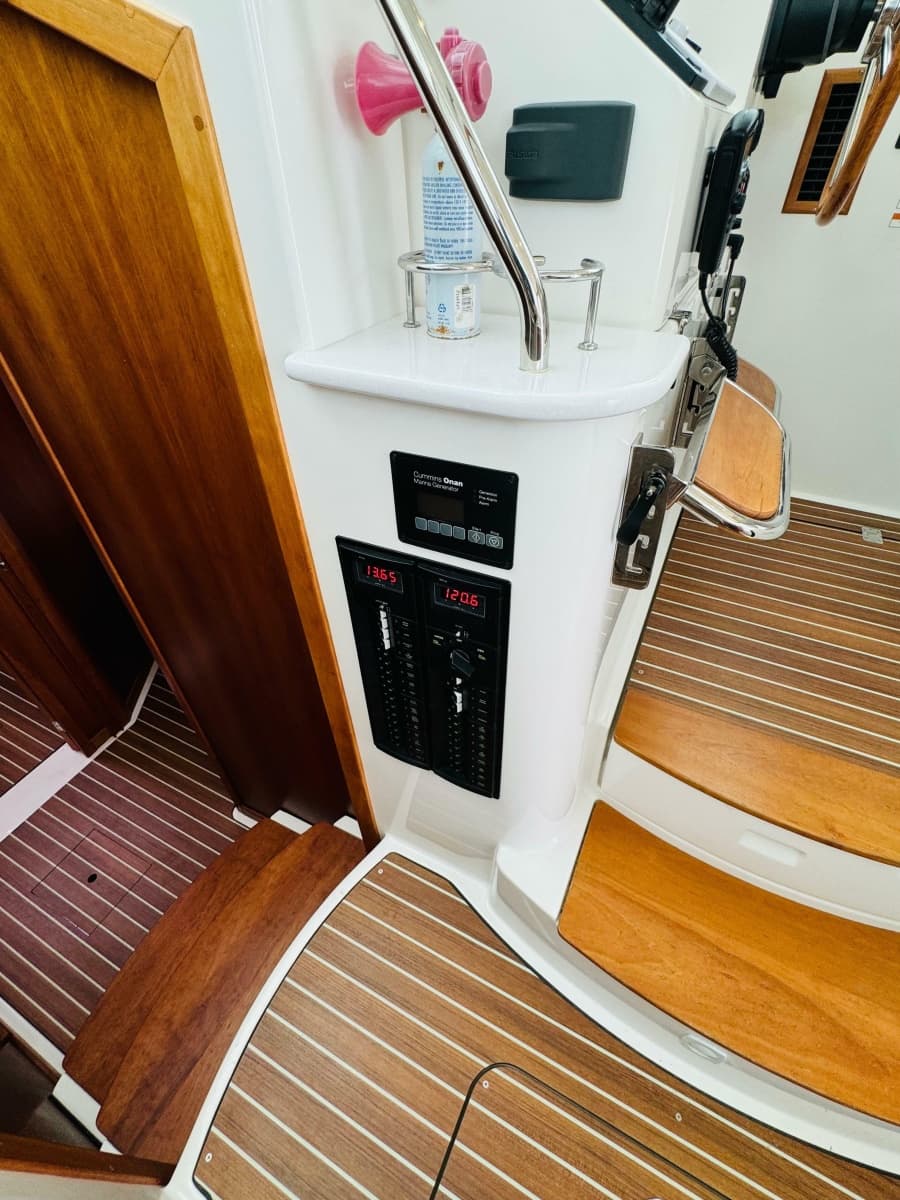 2018 Back Cove 37 - Photo 45