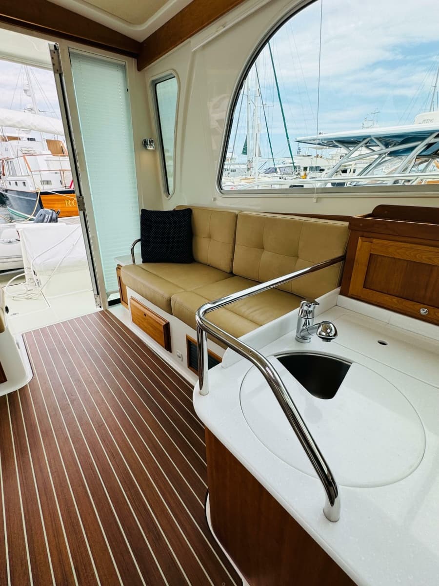 2018 Back Cove 37 - Photo 60