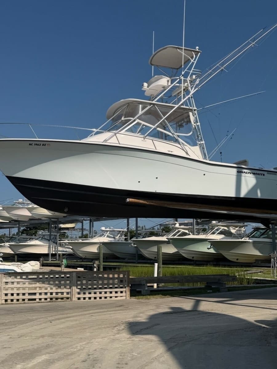 2003 Grady-White 330 Express - Photo 2