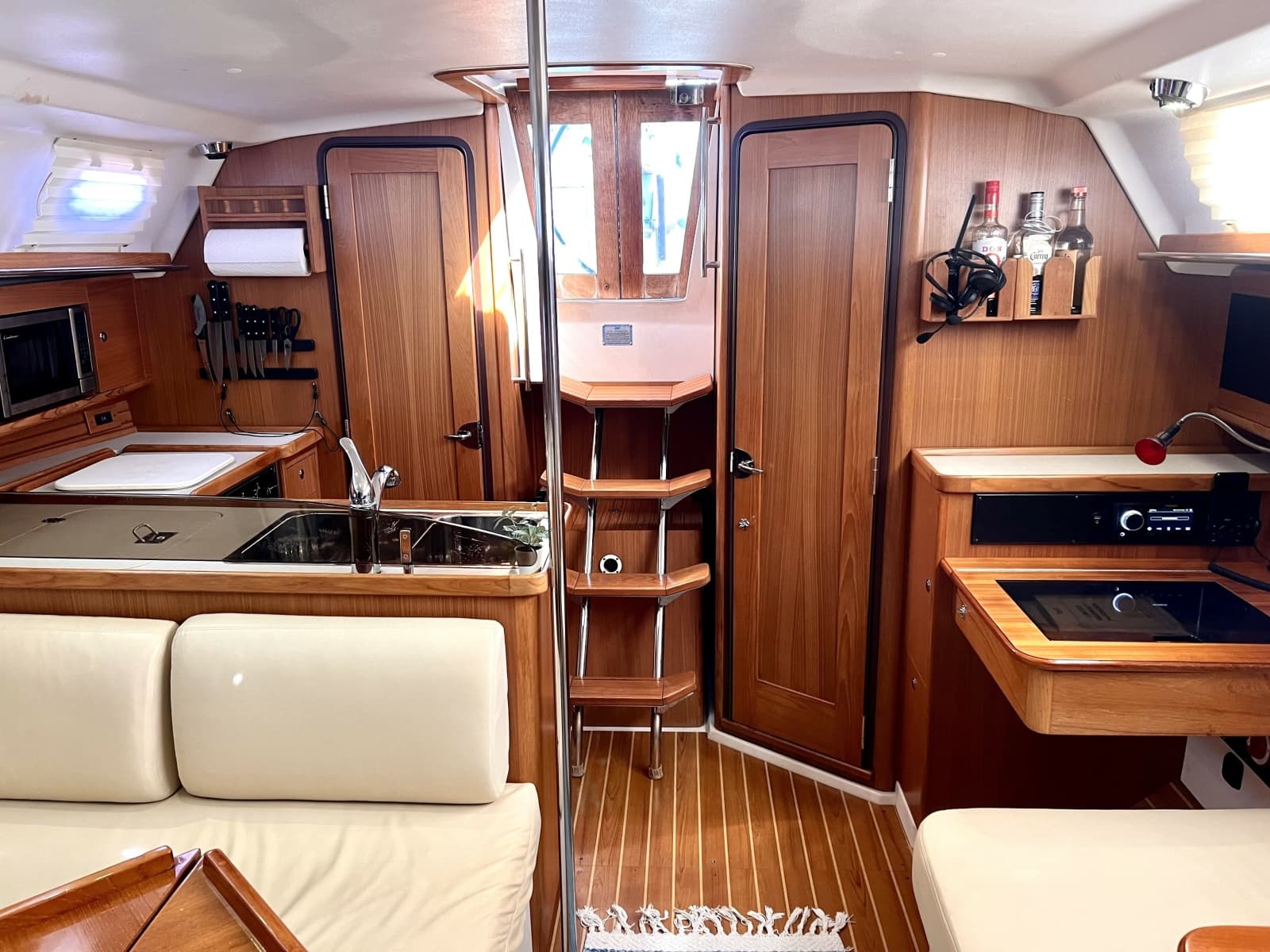 2011 Catalina 355 - Photo 9