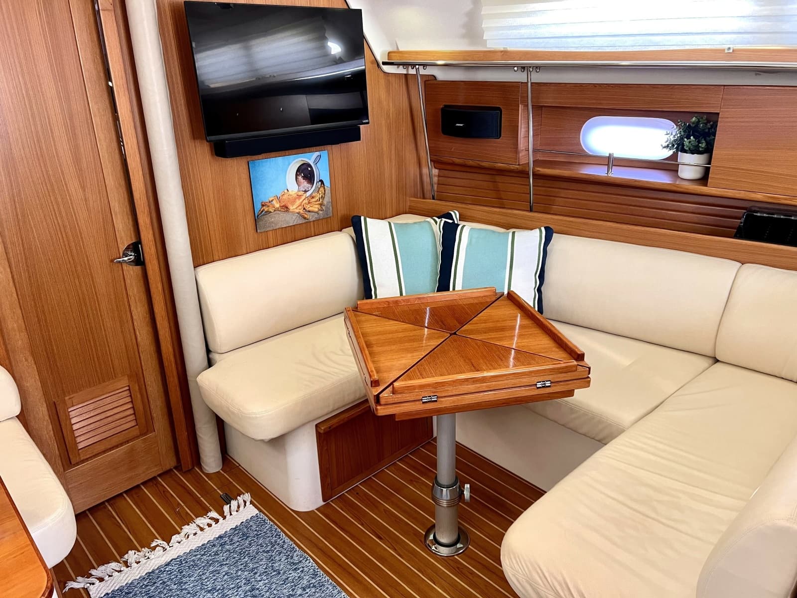 2011 Catalina 355 - Photo 13
