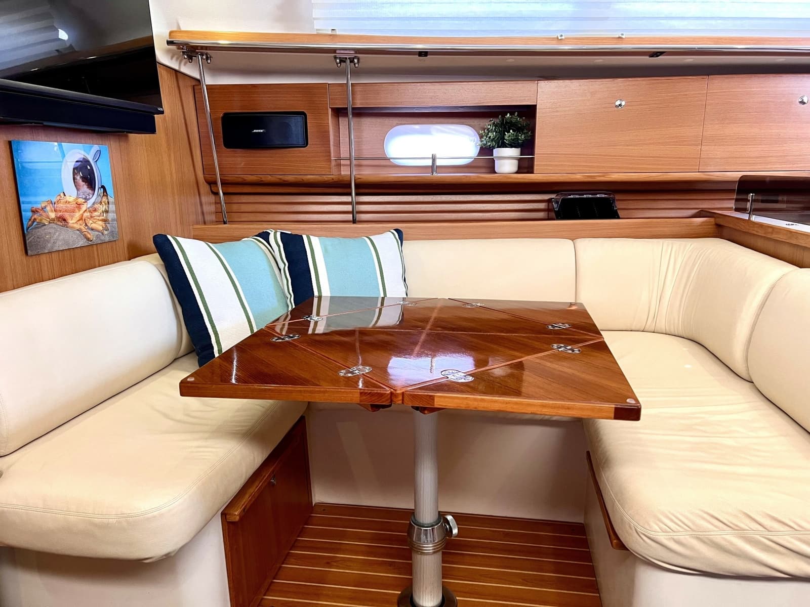 2011 Catalina 355 - Photo 16