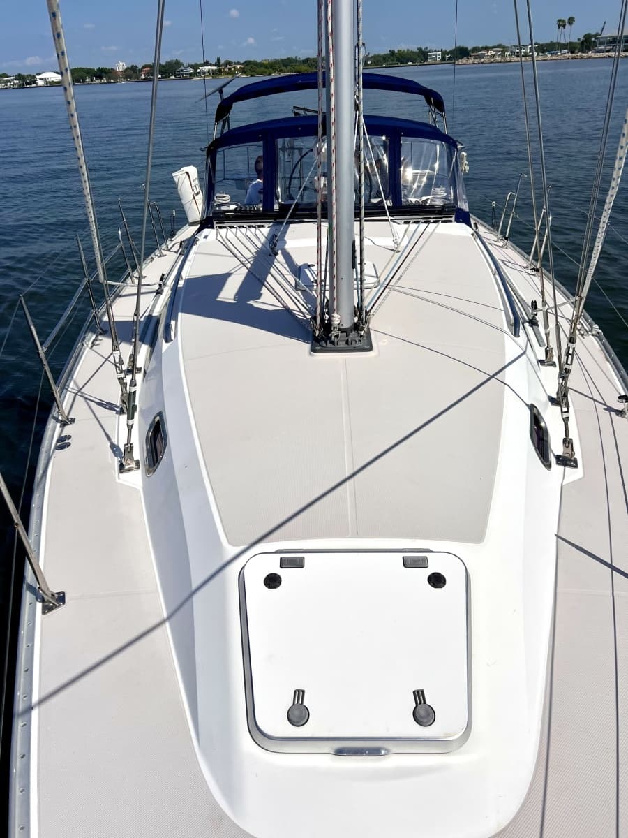 2011 Catalina 355 - Photo 8