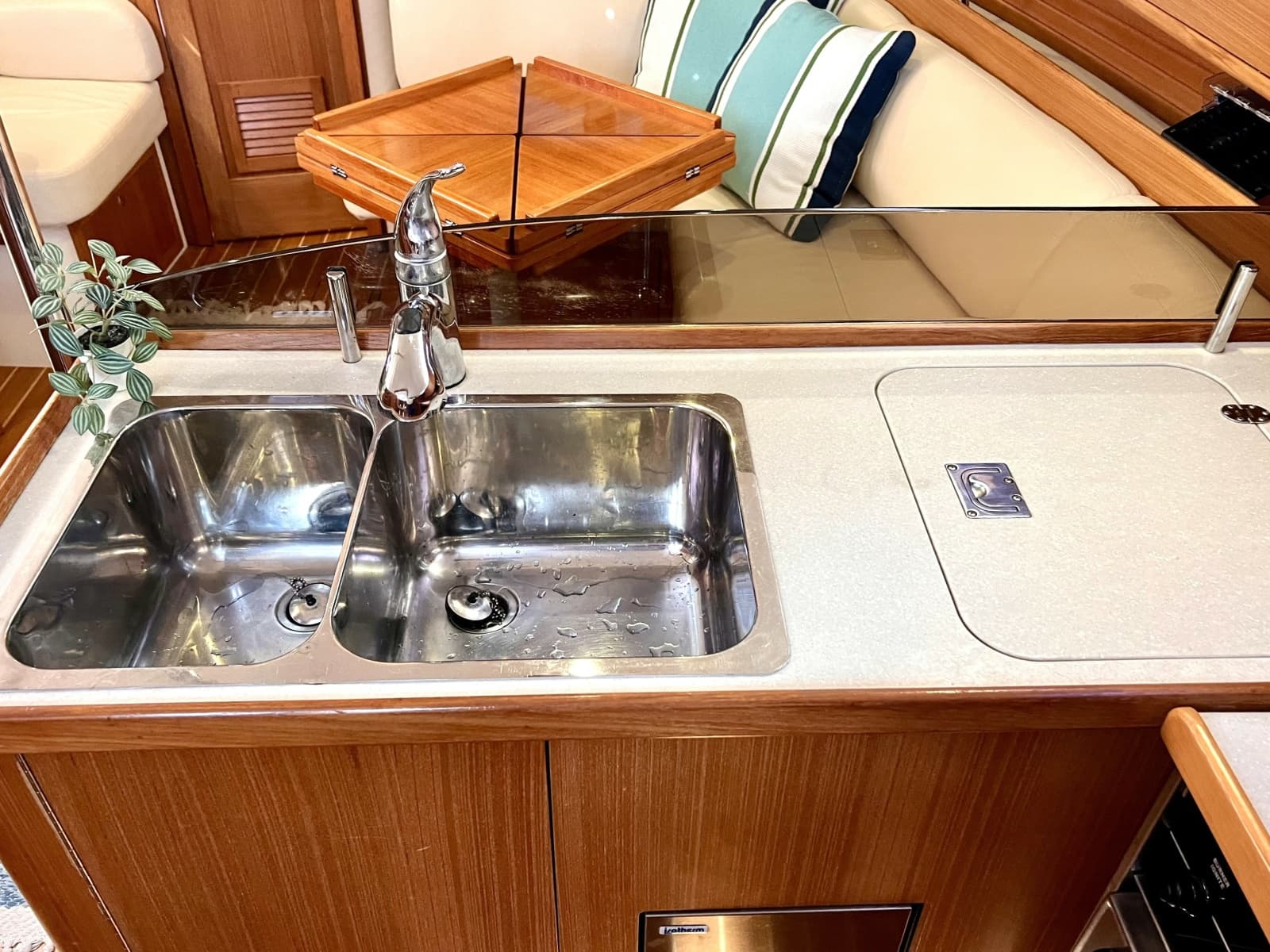 2011 Catalina 355 - Photo 22