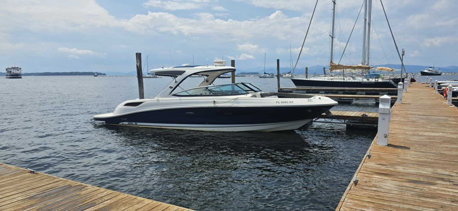 2016 Sea Ray 350 SLX - Photo 9