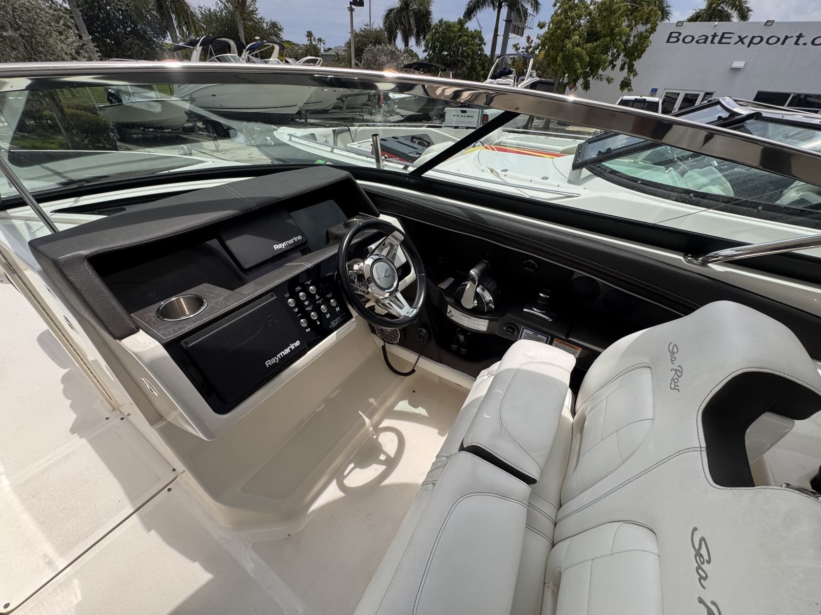 2016 Sea Ray 350 SLX - Photo 17