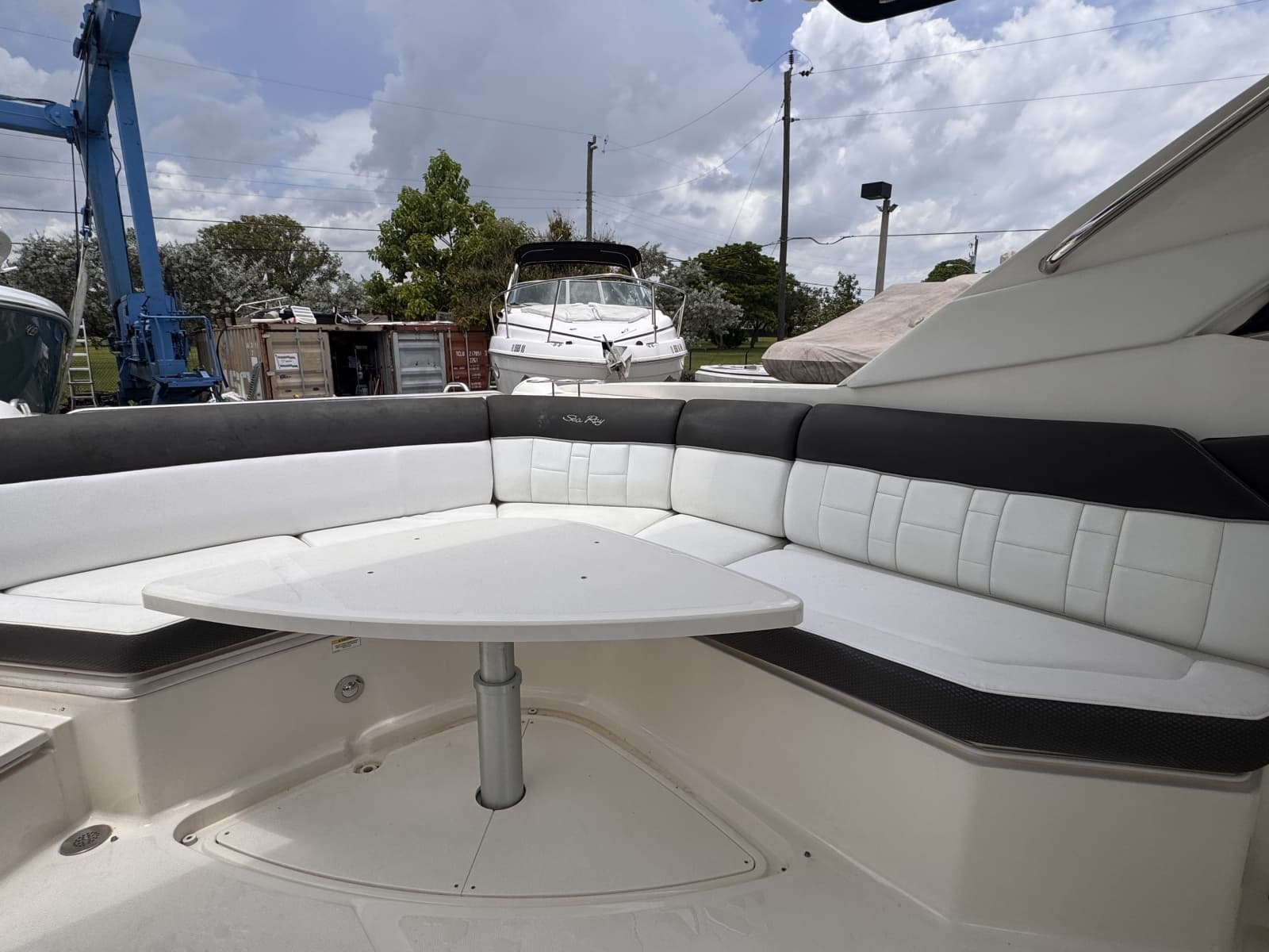 2016 Sea Ray 350 SLX - Photo 13