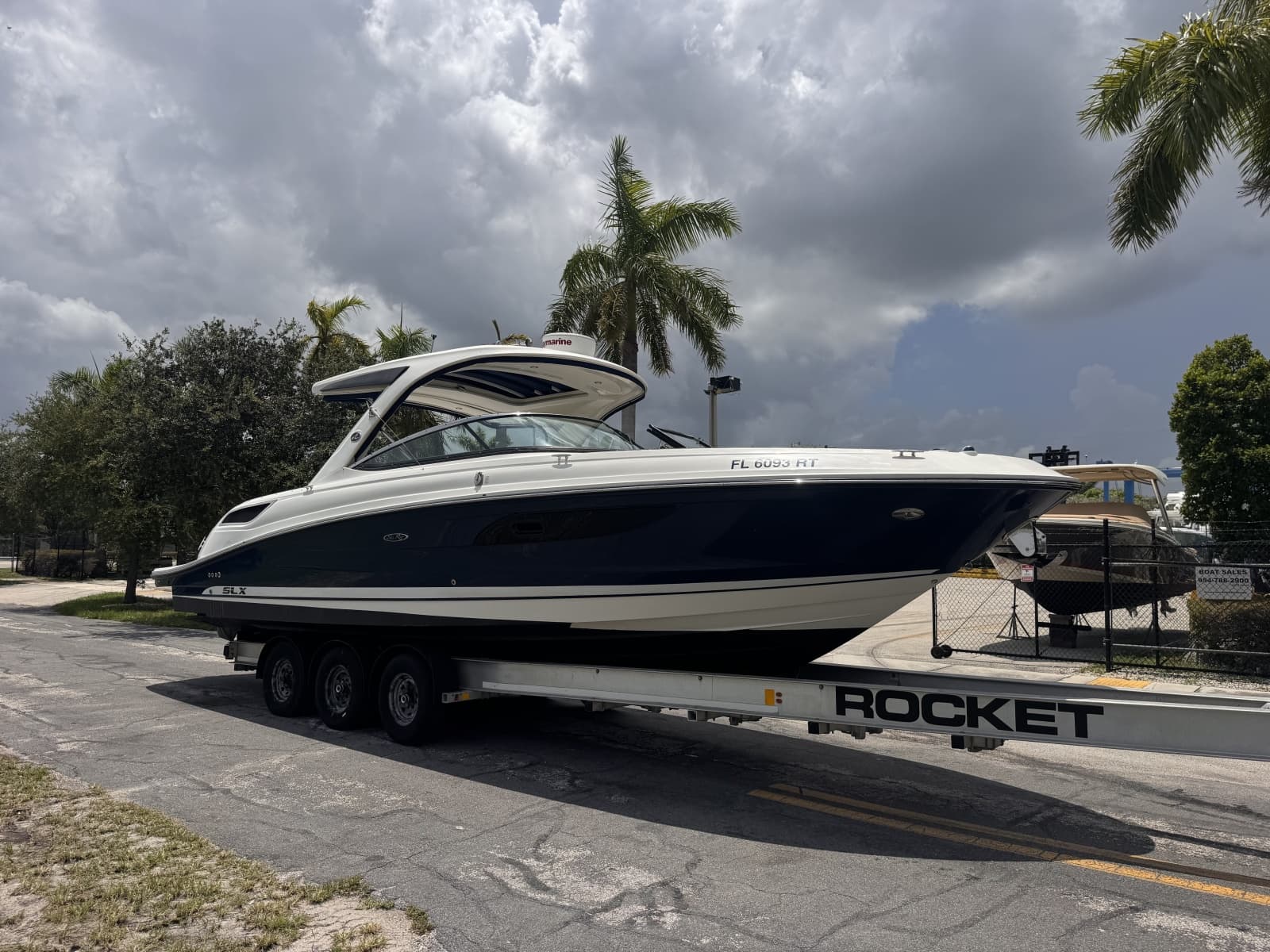 2016 Sea Ray 350 SLX - Photo 8