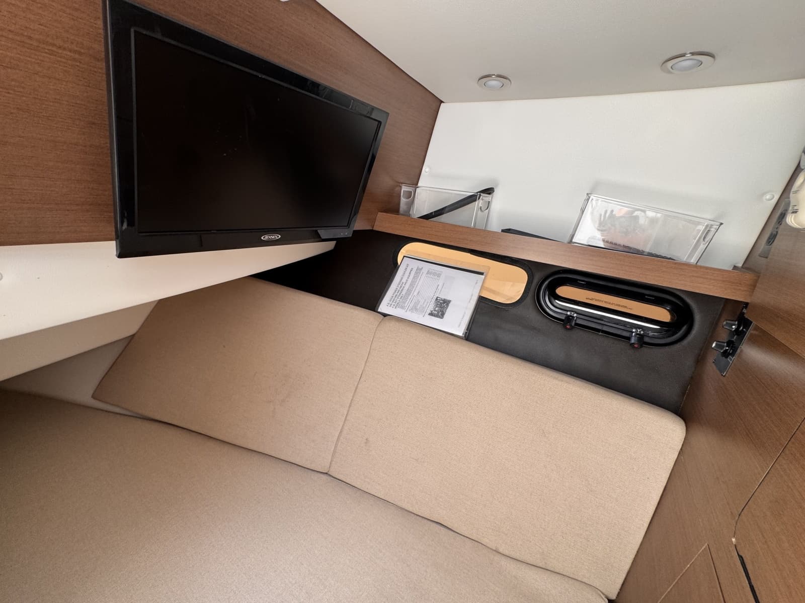 2016 Sea Ray 350 SLX - Photo 19