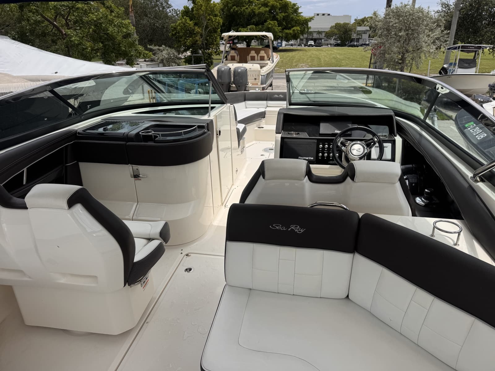 2016 Sea Ray 350 SLX - Photo 15