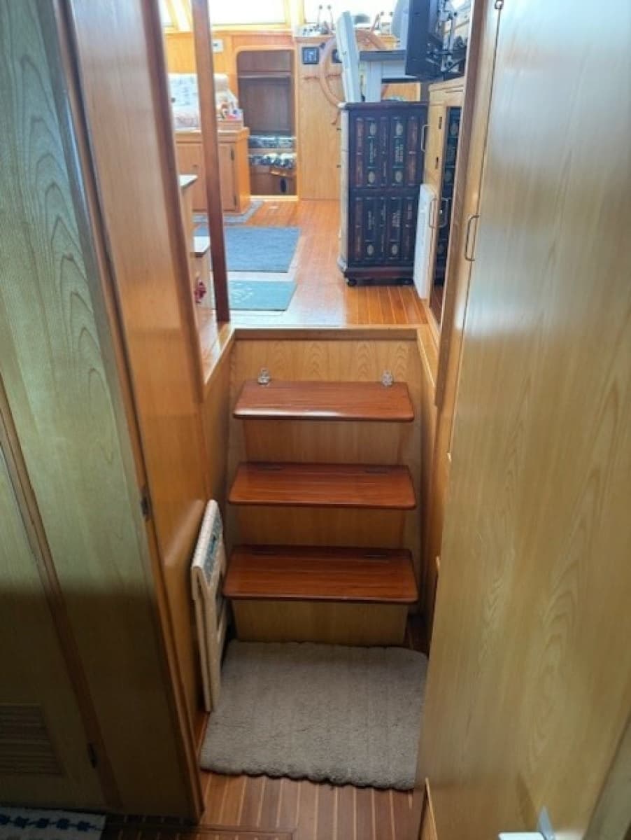 1990 Vista Sun Deck Trawler - Photo 16