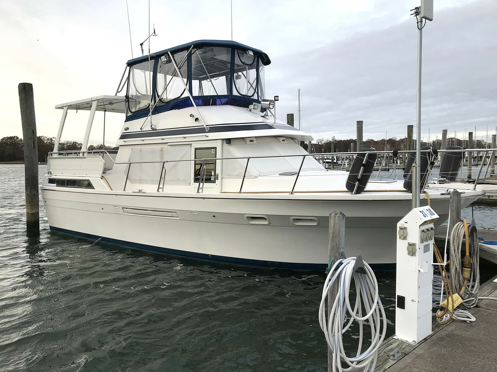 1990 Vista Sun Deck Trawler - Photo 1
