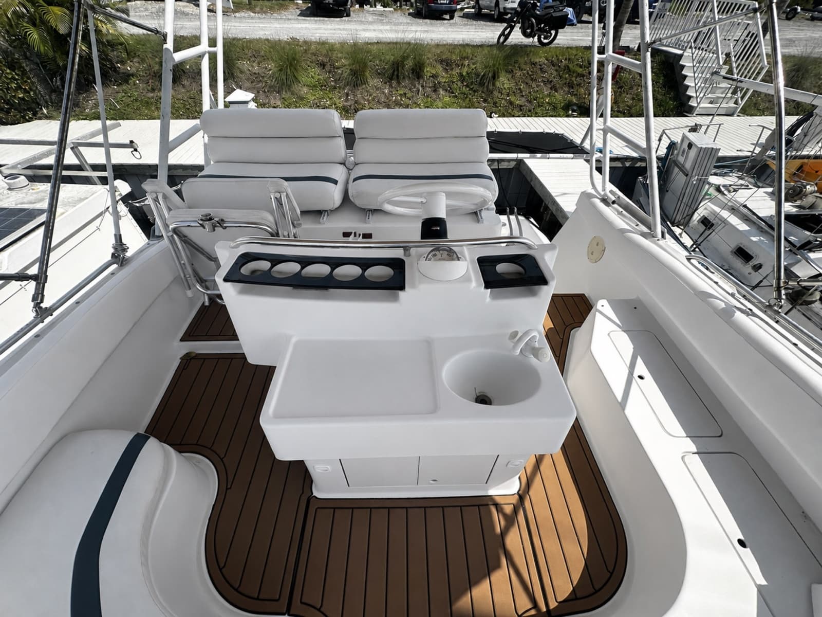 1995 Mainship 40 Sedan Bridge - Photo 11