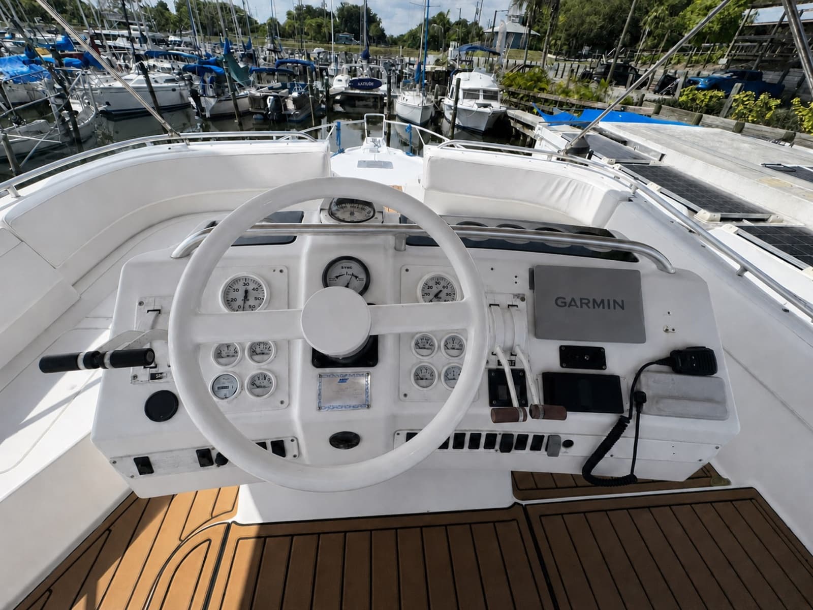 1995 Mainship 40 Sedan Bridge - Photo 12