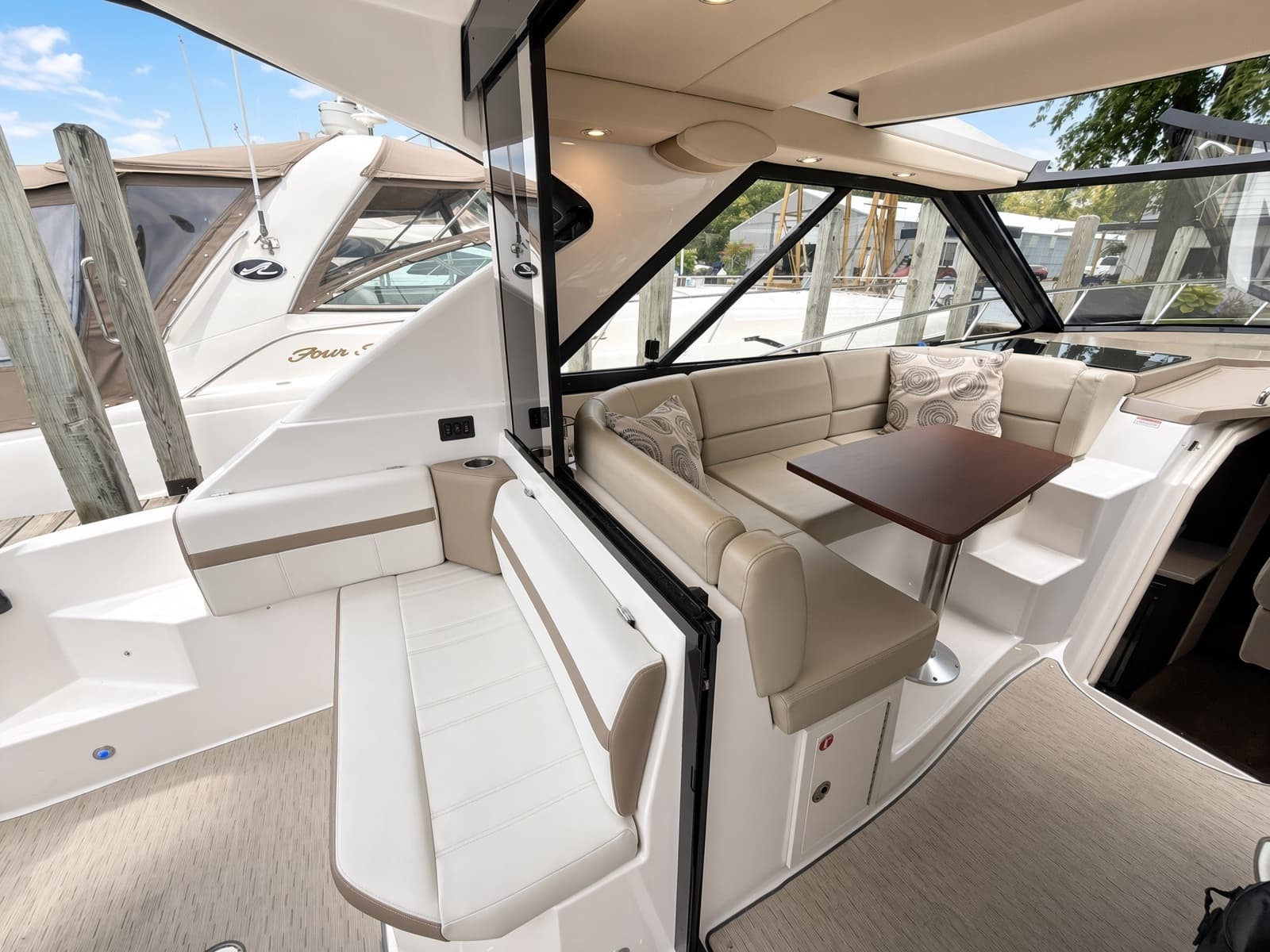 2016 Regal 42 Sport Coupe - Photo 21