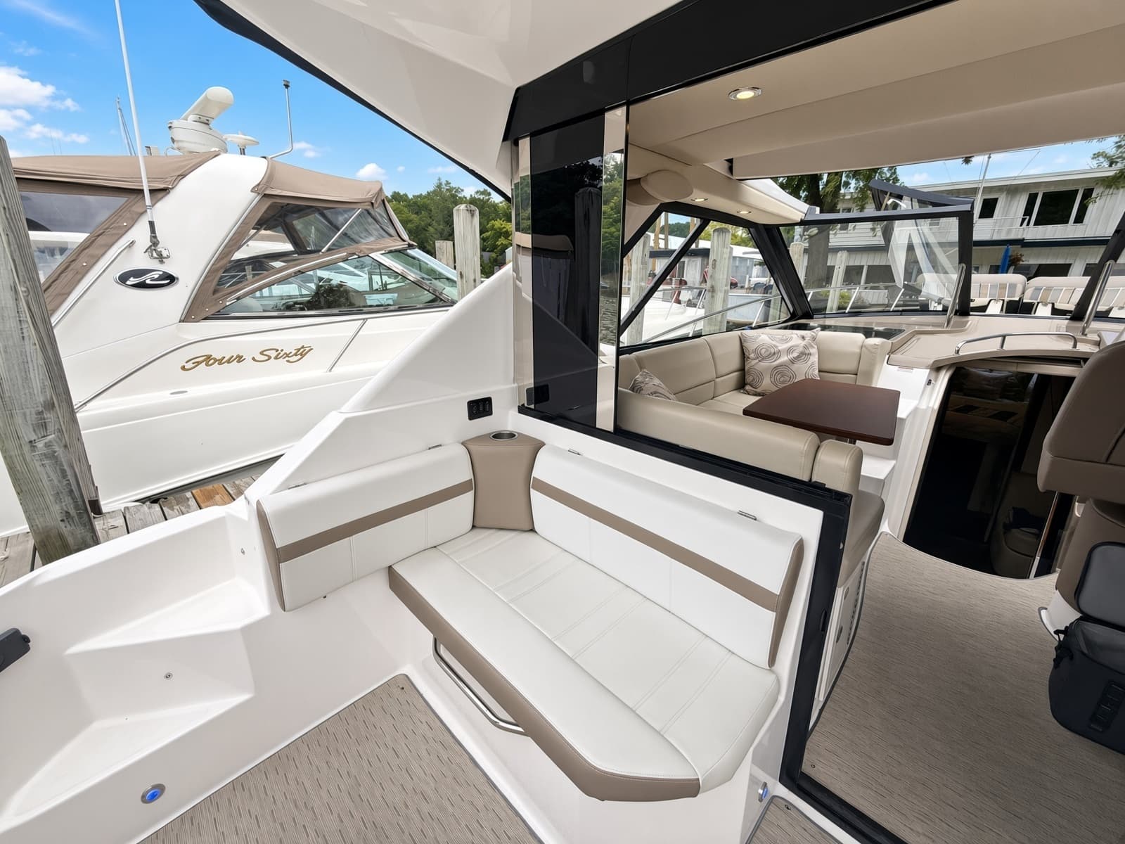 2016 Regal 42 Sport Coupe - Photo 14