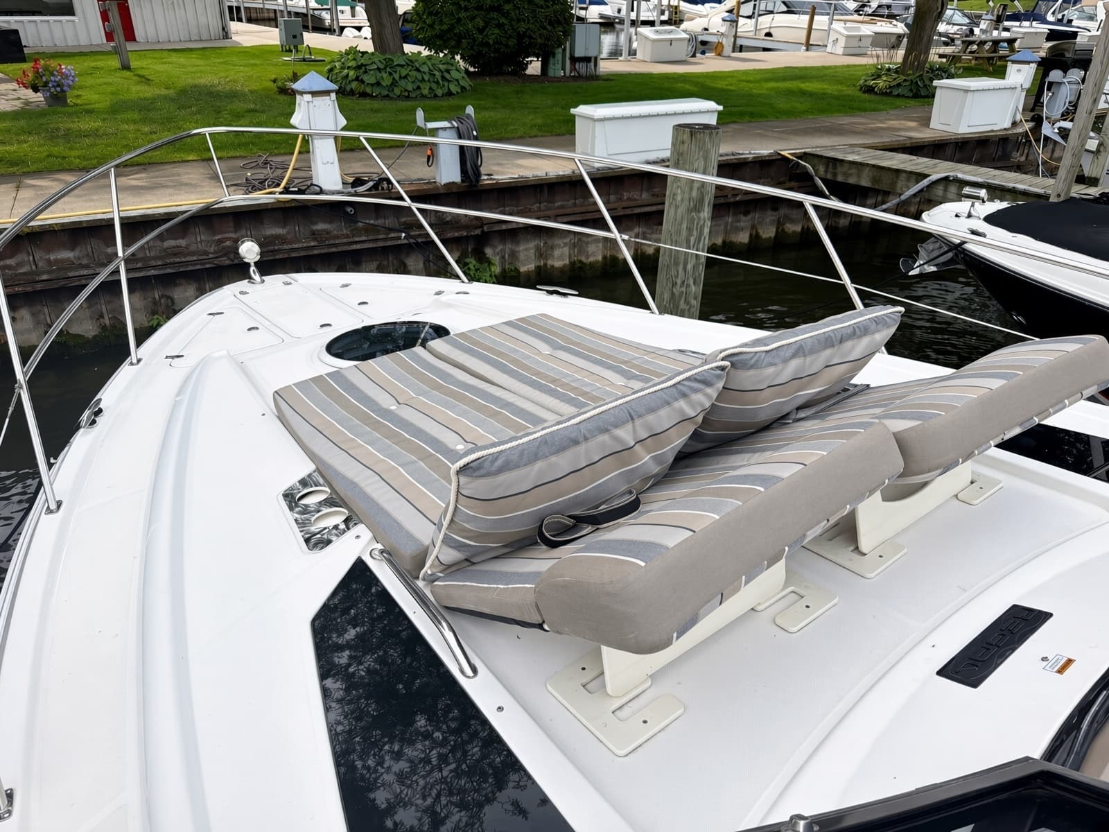 2016 Regal 42 Sport Coupe - Photo 12