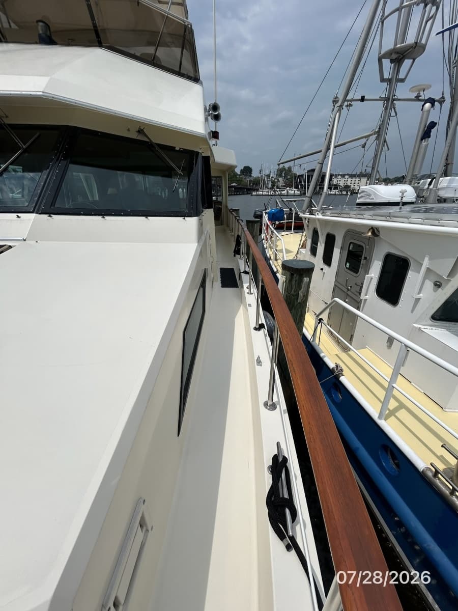 1987 Hatteras  - Photo 10