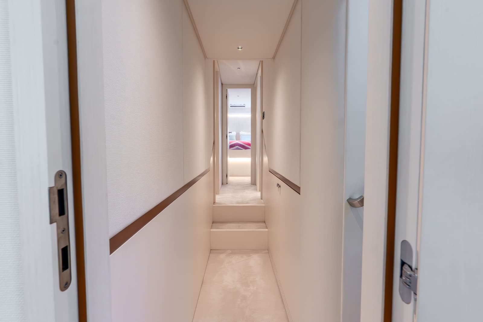 2023 Azimut Magellano 66 - Photo 18