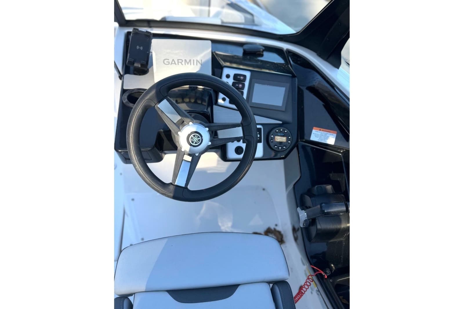 2023 Yamaha Boats SX220 - Photo 9