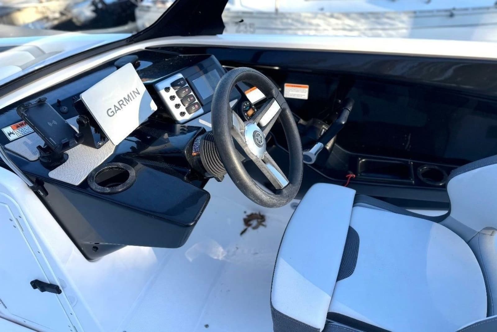 2023 Yamaha Boats SX220 - Photo 8